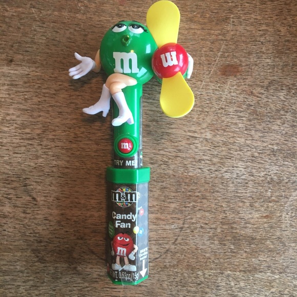 A Box of Colorful M&M Trinkets Collectables. - Picture 12 of 13